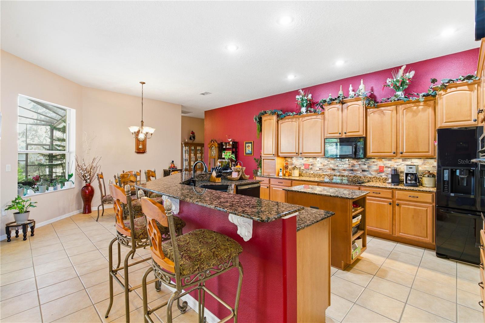 ROYAL HIGHLANDS - Residential