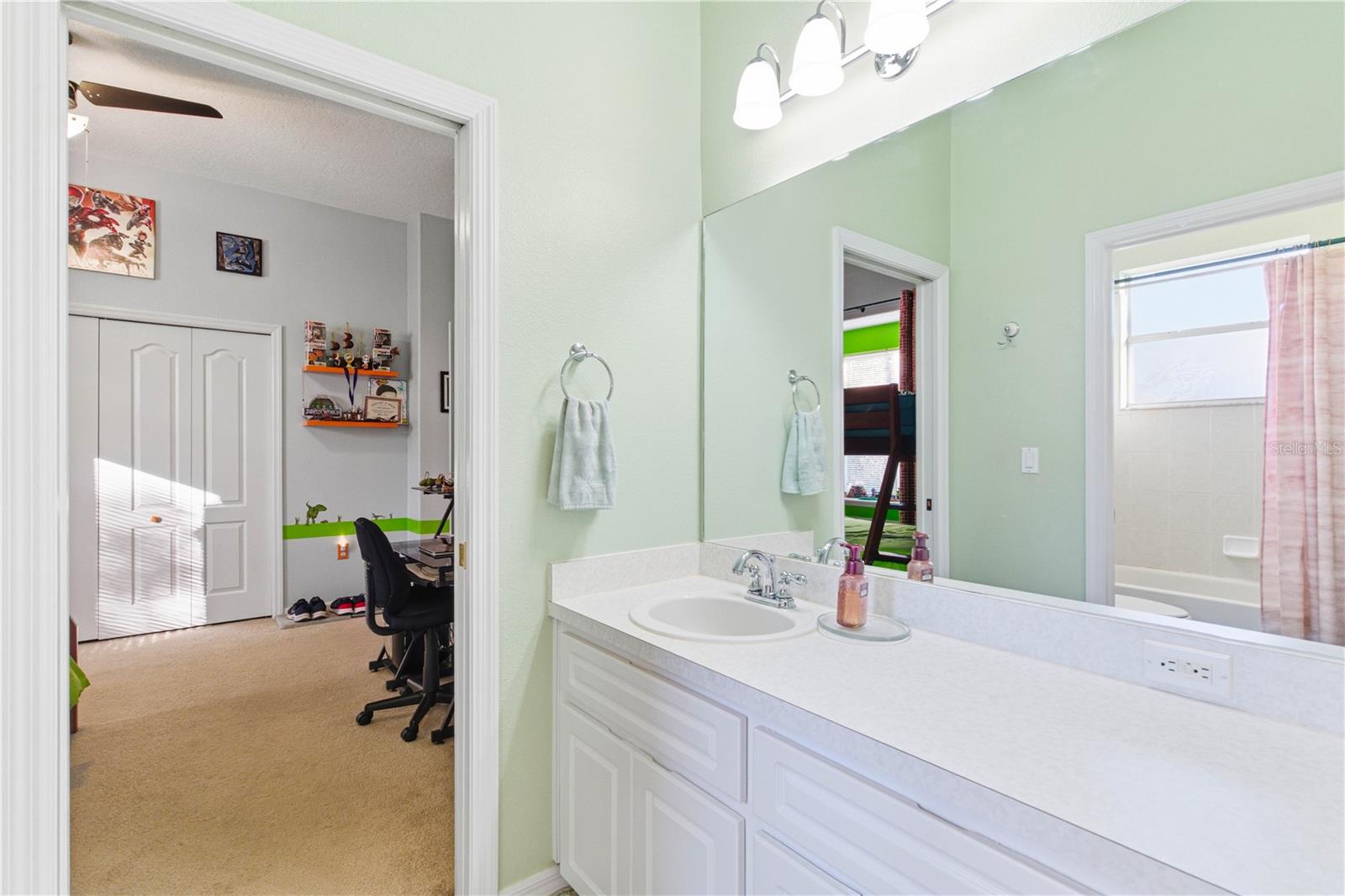 ROYAL HIGHLANDS - Residential