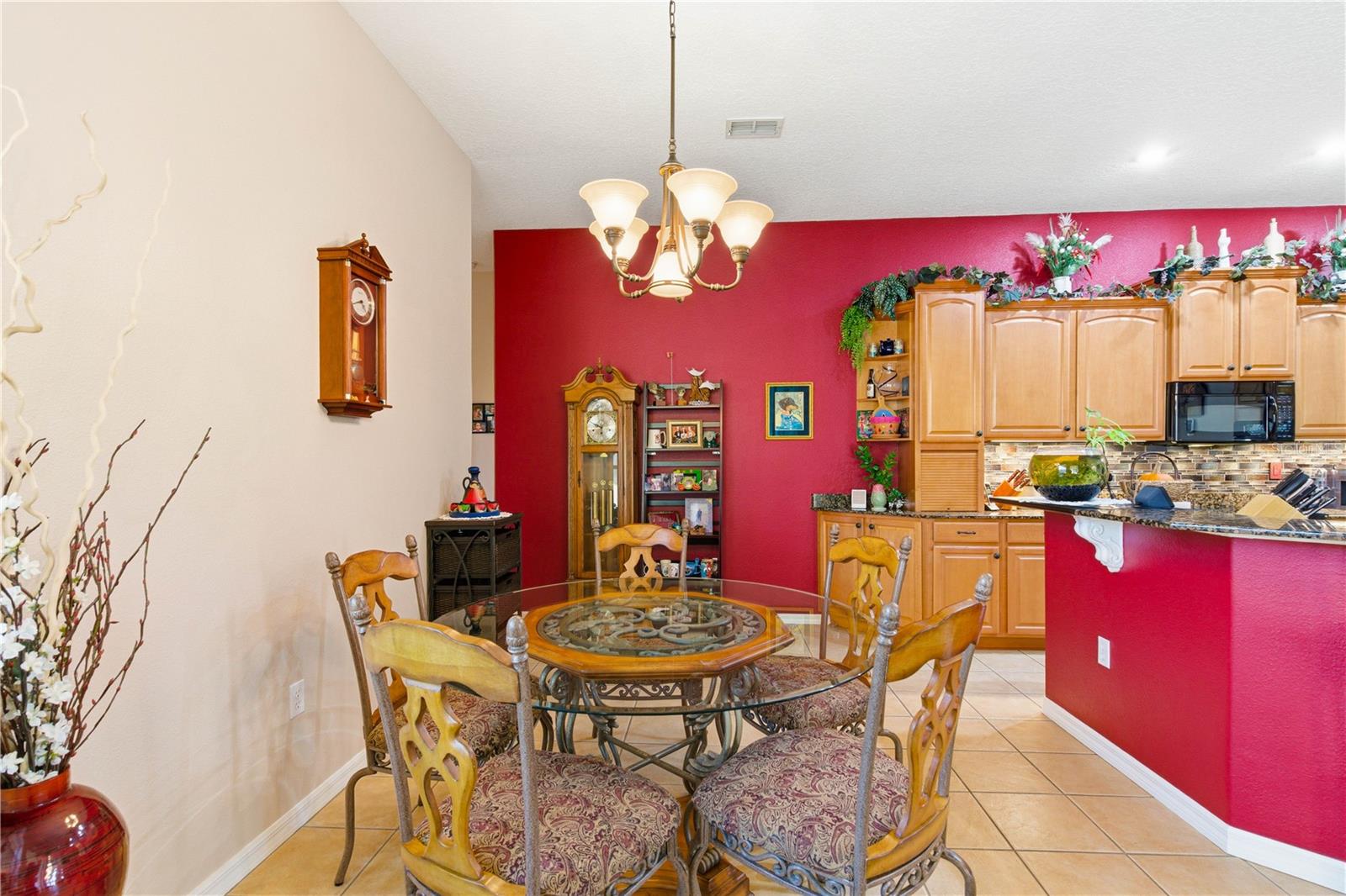 ROYAL HIGHLANDS - Residential