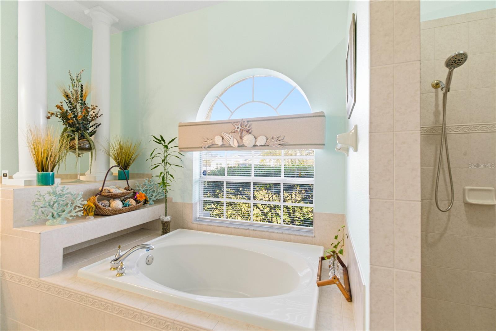 ROYAL HIGHLANDS - Residential