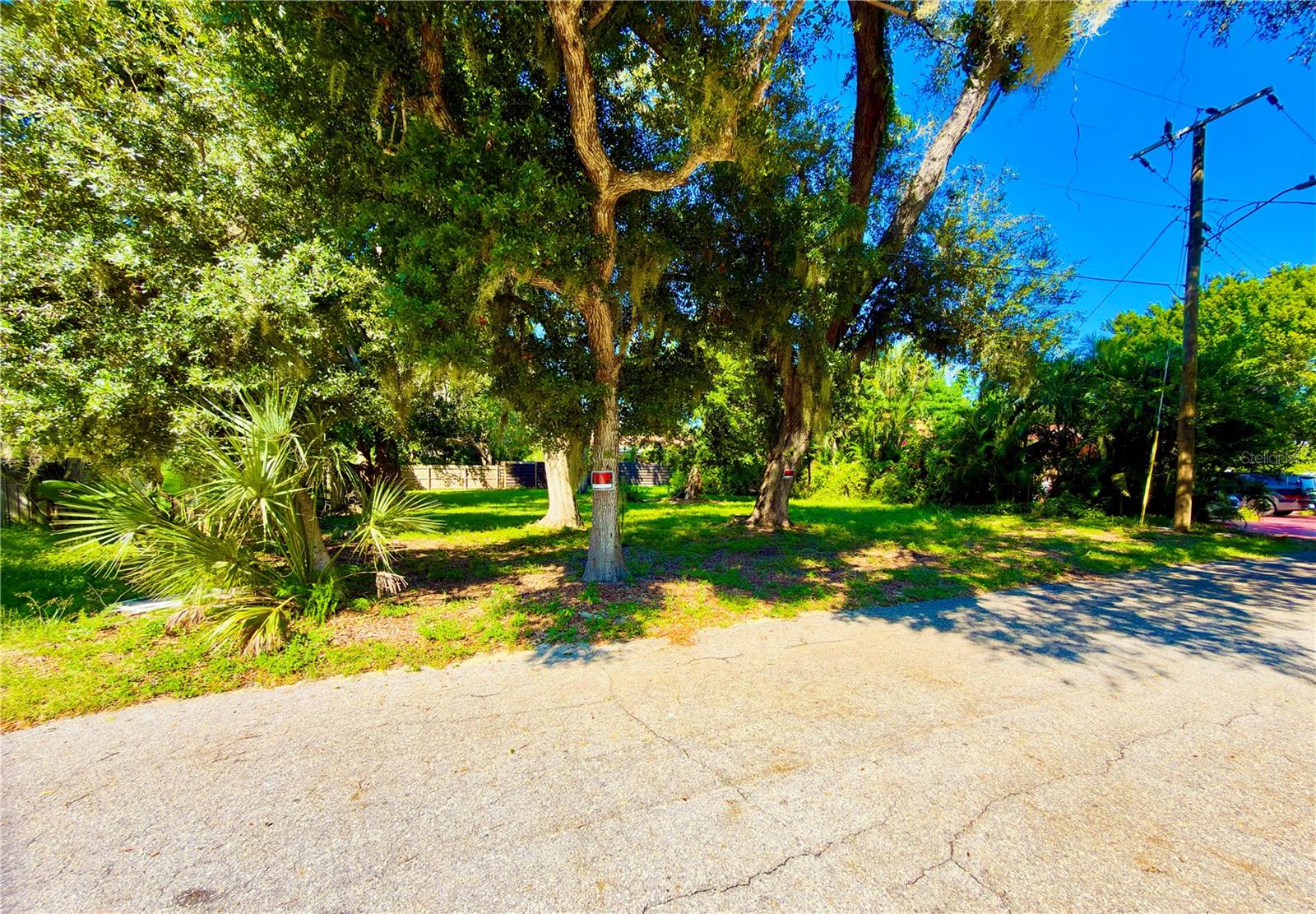 2423 HICKORY AVENUE