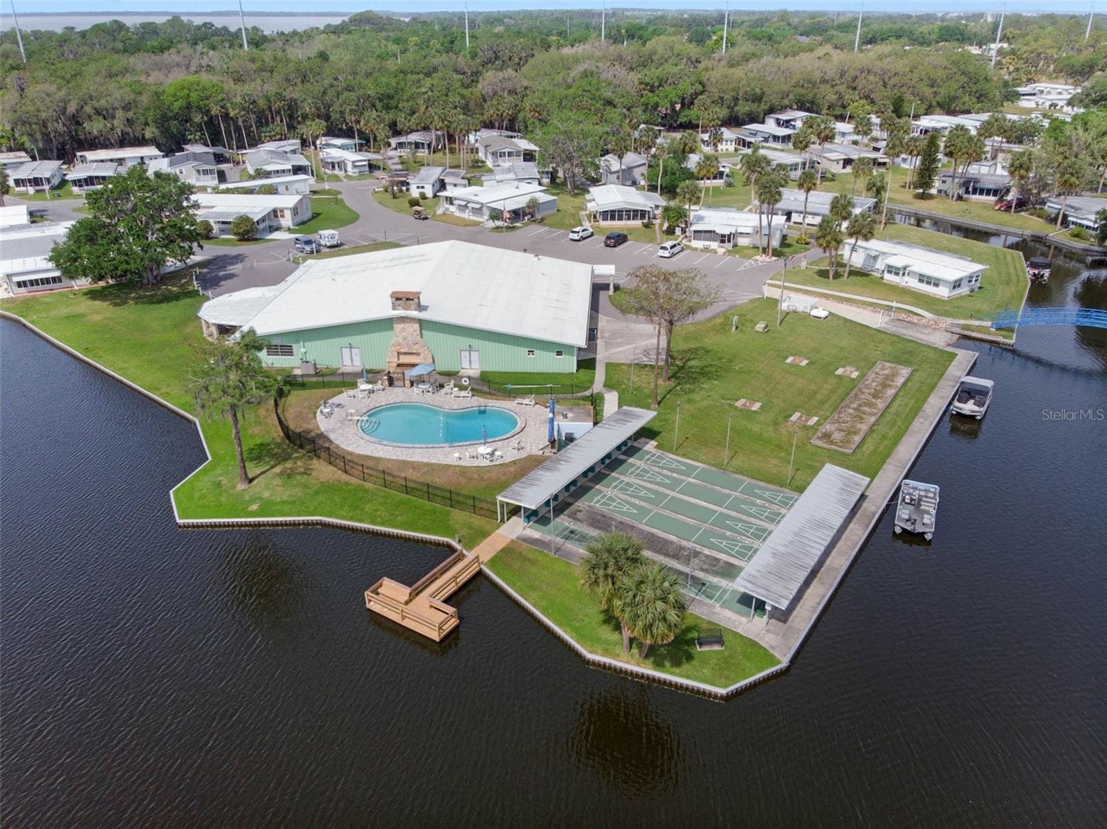 EUSTIS COUNTRY CLUB MANOR MHP UNIT 02A - Residential