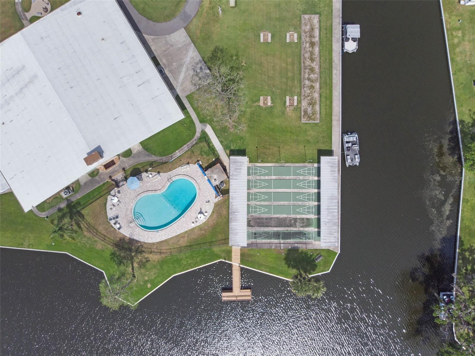 EUSTIS COUNTRY CLUB MANOR MHP UNIT 02A - Residential