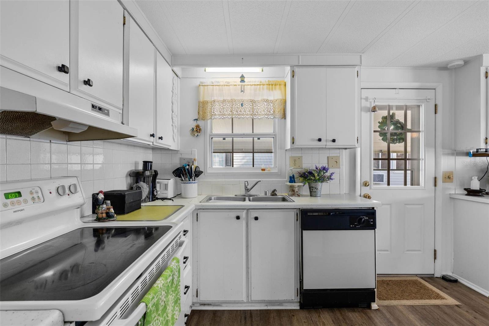 EUSTIS COUNTRY CLUB MANOR MHP UNIT 02A - Residential