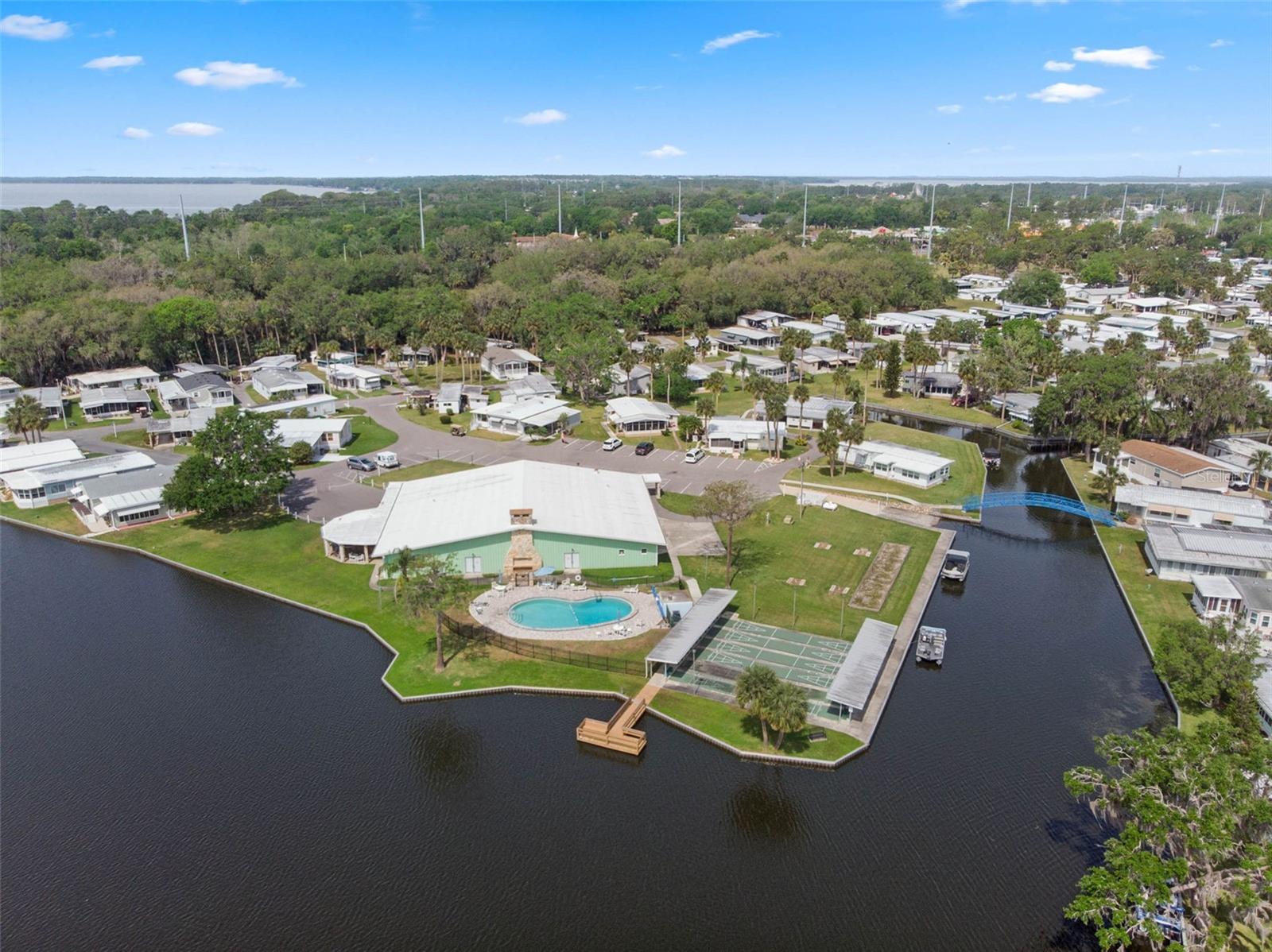 EUSTIS COUNTRY CLUB MANOR MHP UNIT 02A - Residential