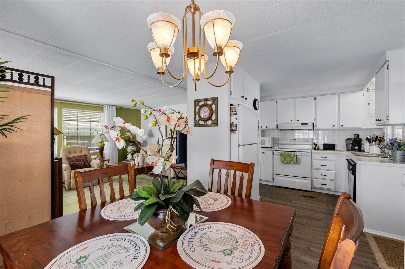 EUSTIS COUNTRY CLUB MANOR MHP UNIT 02A - Residential