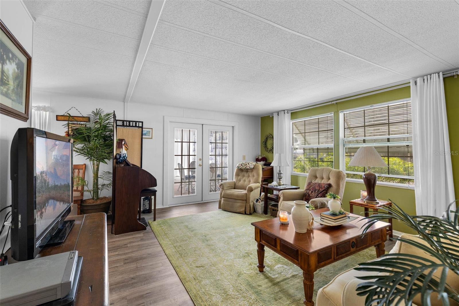 EUSTIS COUNTRY CLUB MANOR MHP UNIT 02A - Residential