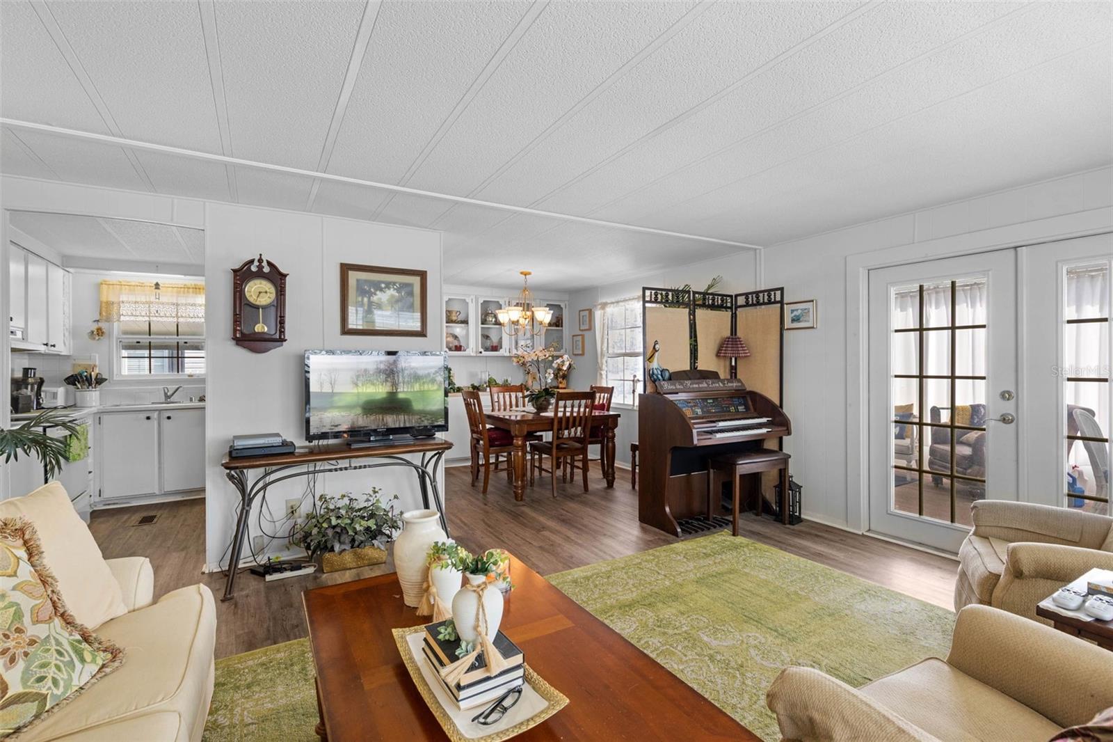 EUSTIS COUNTRY CLUB MANOR MHP UNIT 02A - Residential