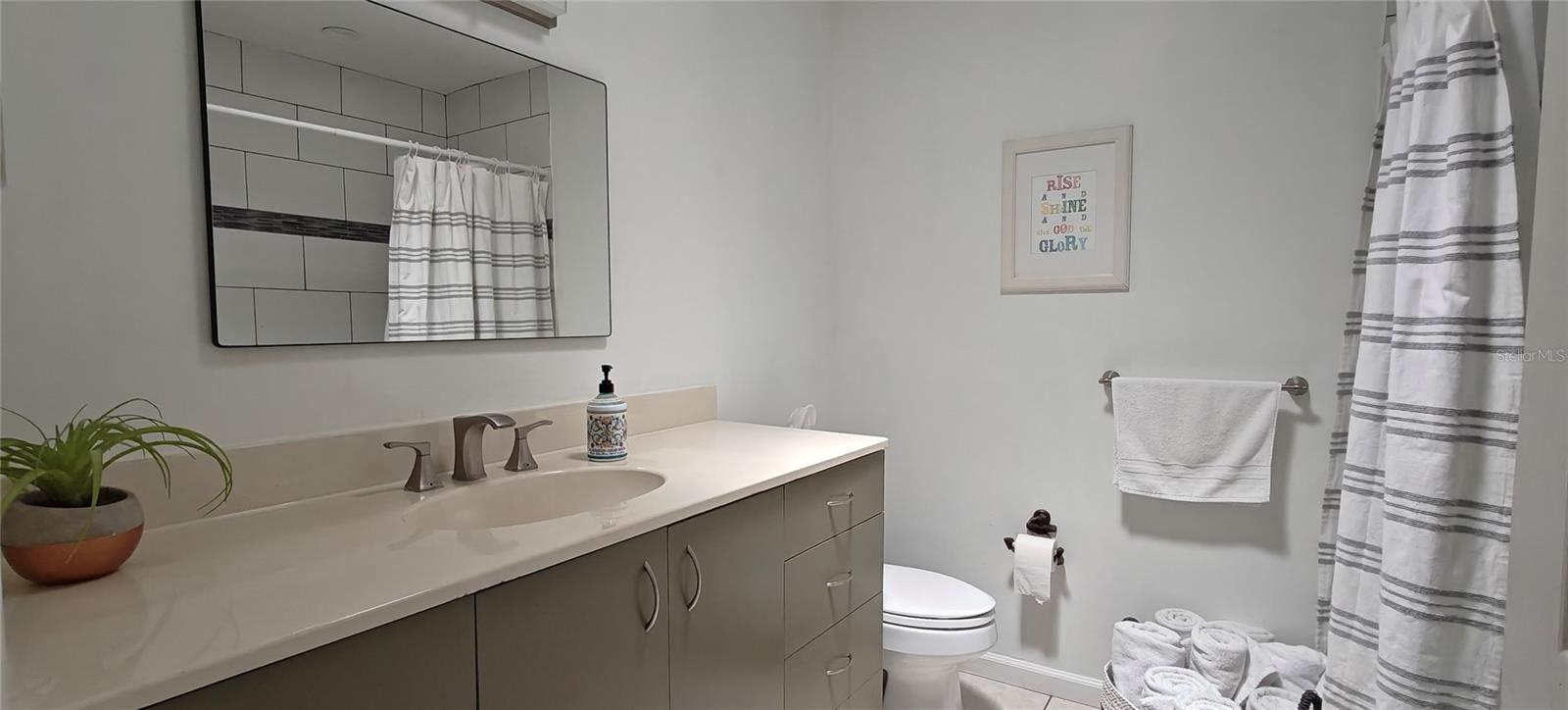 BAHIA VISTA HIGHLANDS - Residential