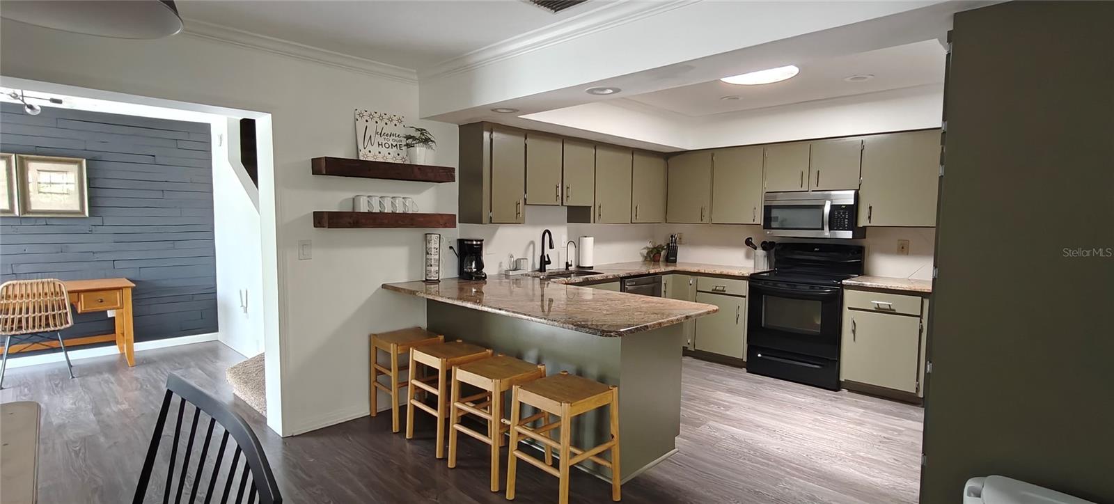 BAHIA VISTA HIGHLANDS - Residential