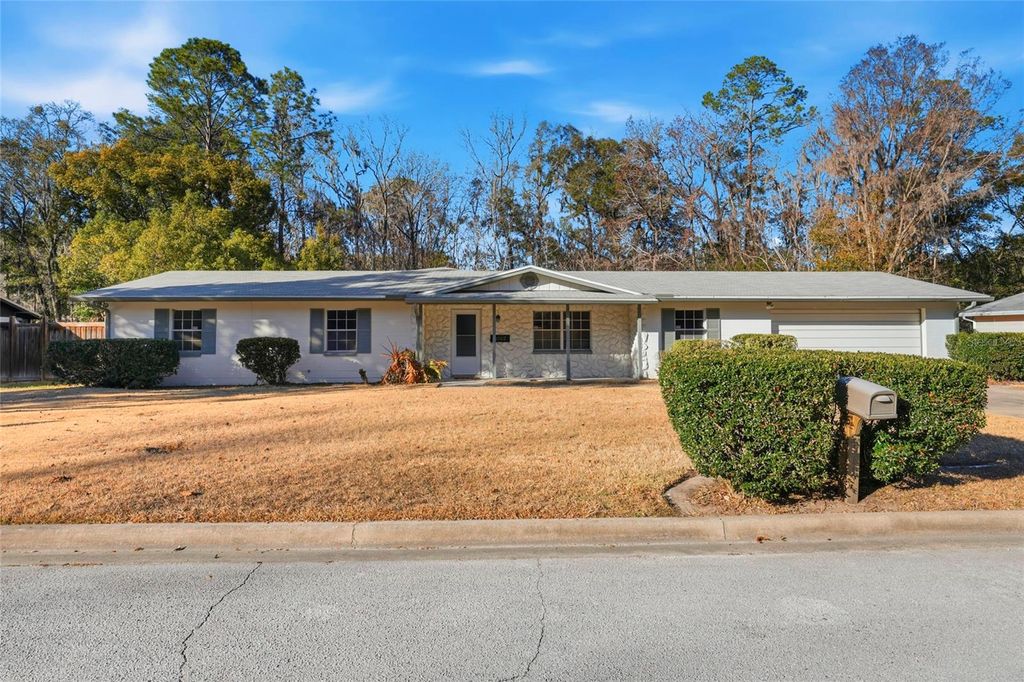 Photo of 10002 NW 6th Place, Gainesville, FL 32607 (MLS # GC537380)