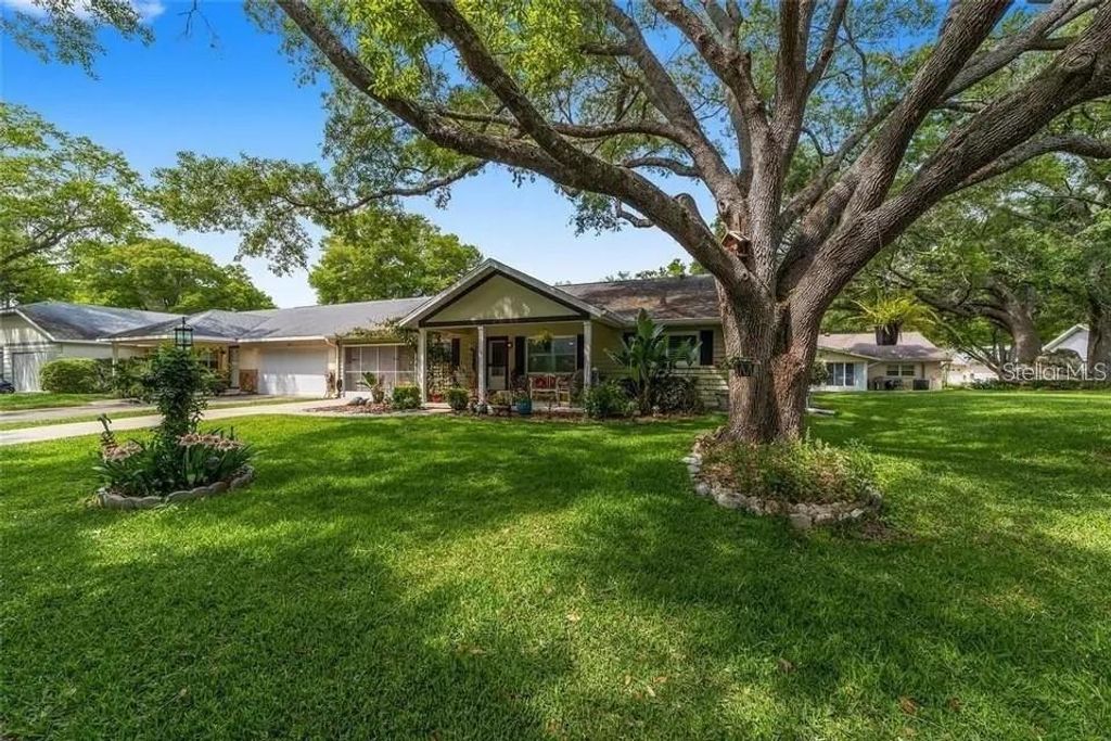 Photo of 8720 SW 97th Street #E, Ocala, FL 34481 (MLS # OM721357)