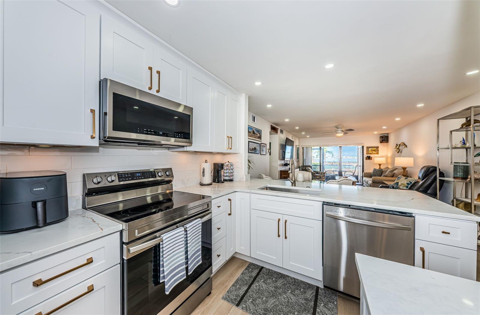 CASA DEL MAR CONDO - Residential