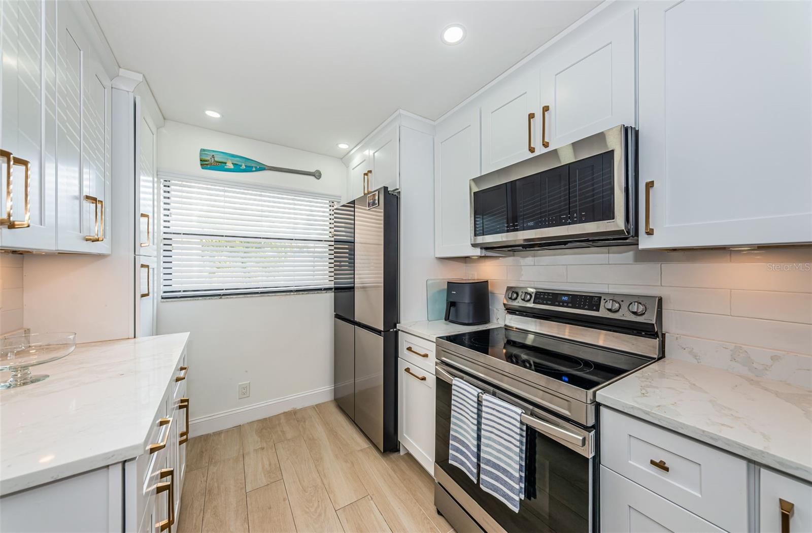 CASA DEL MAR CONDO - Residential