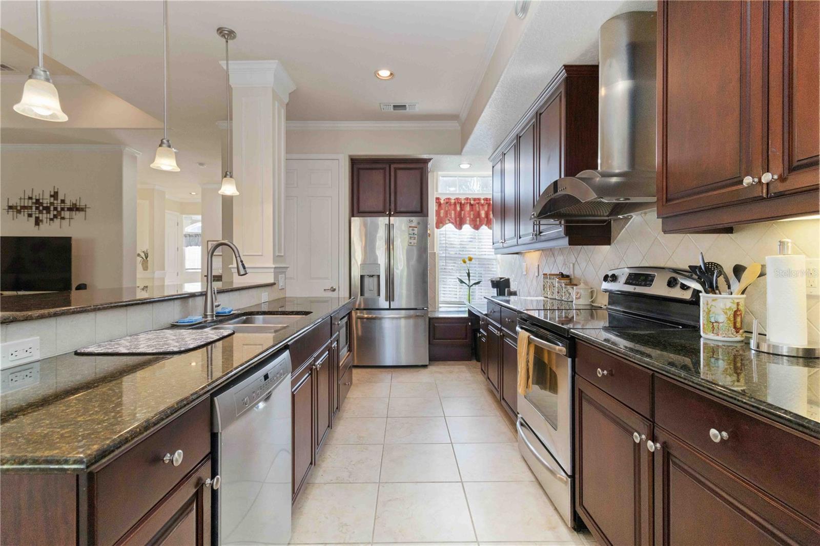 SAVANNAH PRESERVE AT UNIVERSITY PLACE - Residential