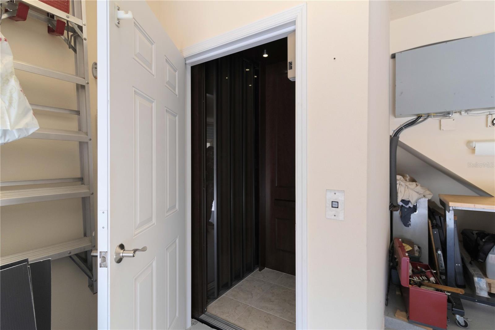 SAVANNAH PRESERVE AT UNIVERSITY PLACE - Residential