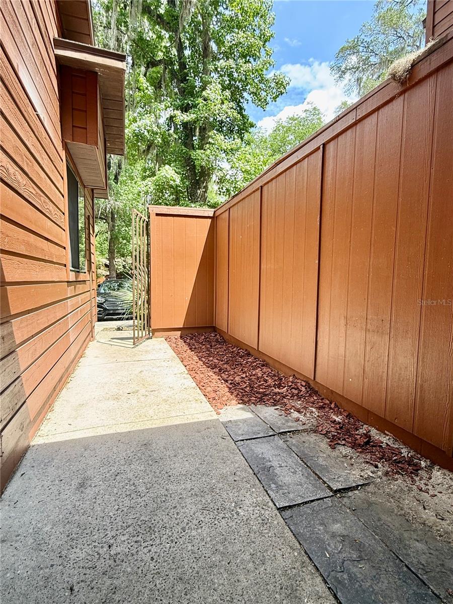 ROCKWOOD VILLAS - Residential