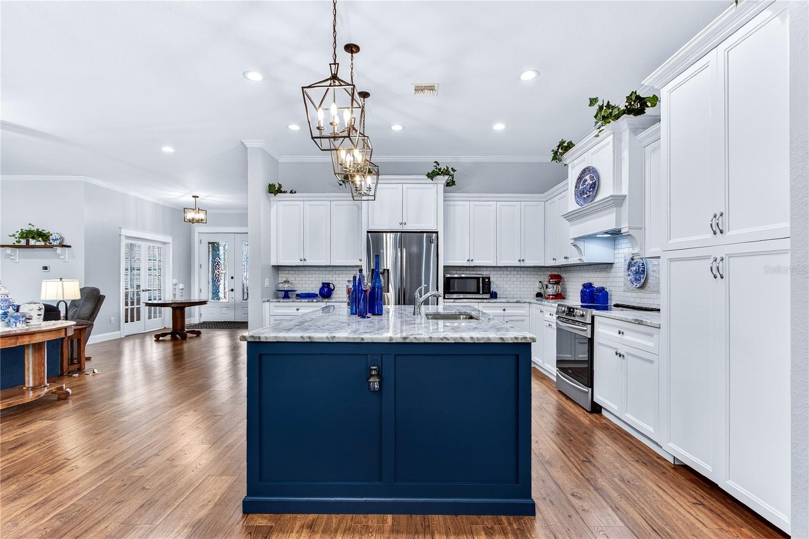 CHRISTMAS ESTATES - Residential