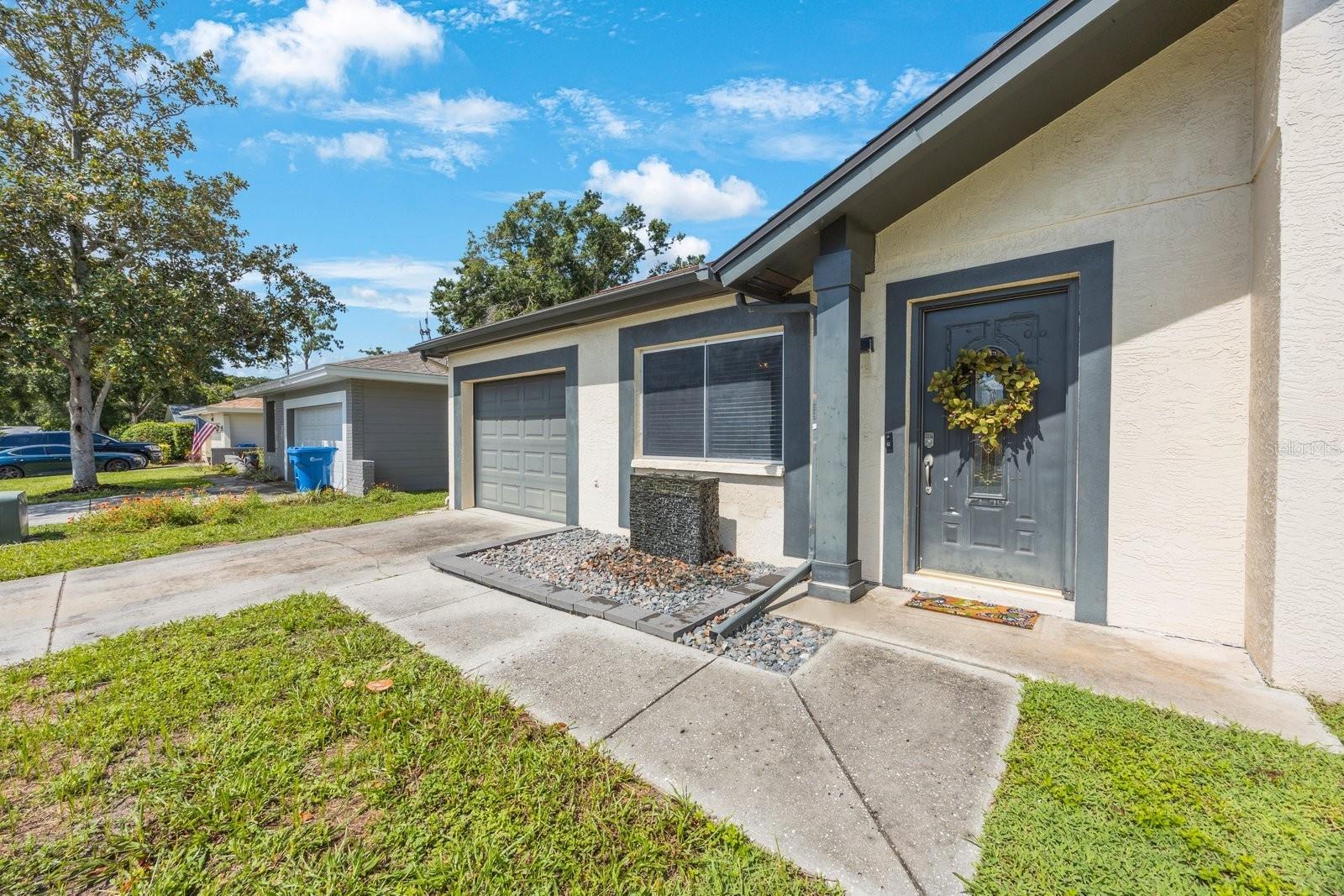 1722 W GROVELEAF AVENUE