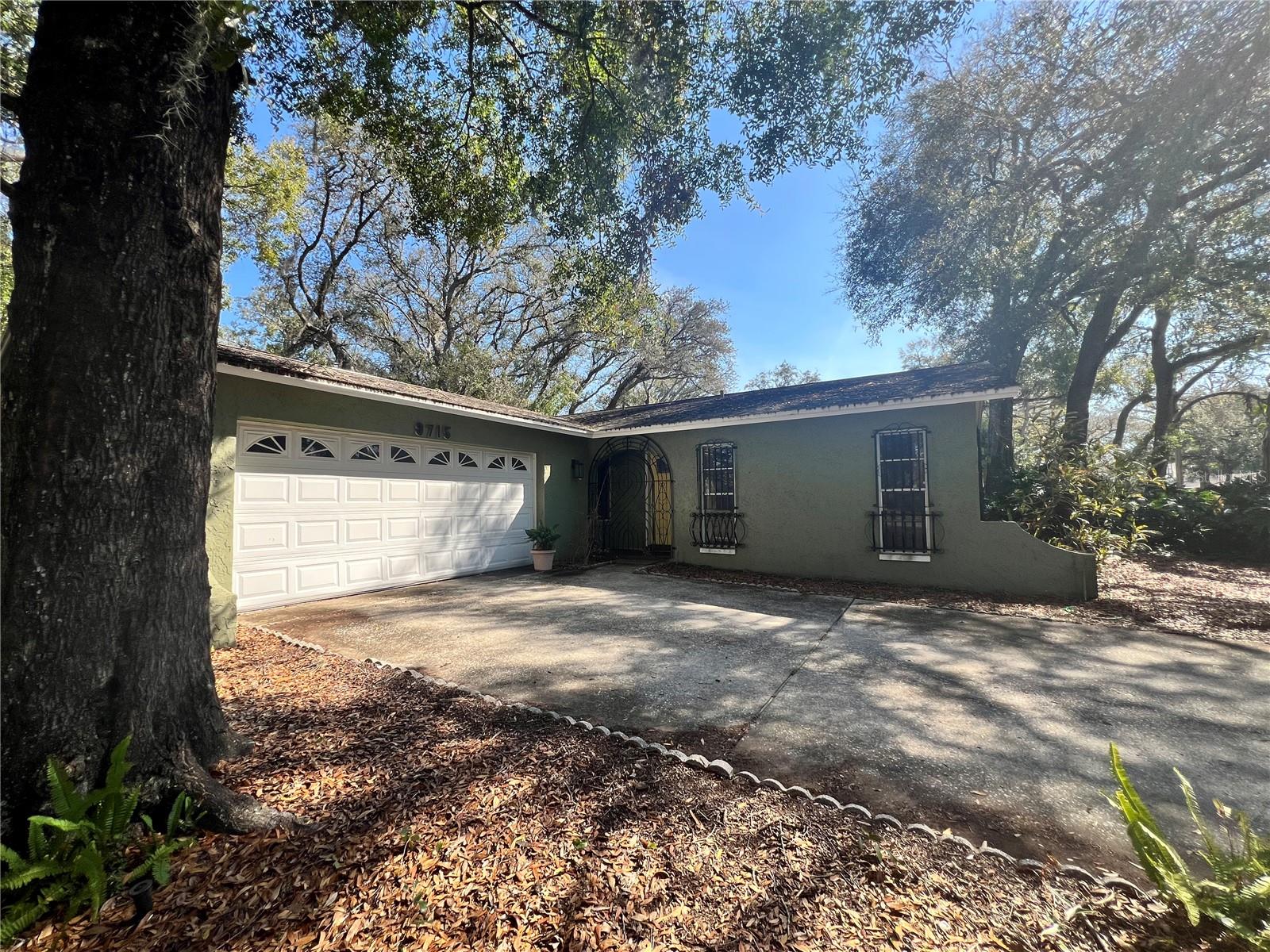 HIDDEN OAKS - Residential