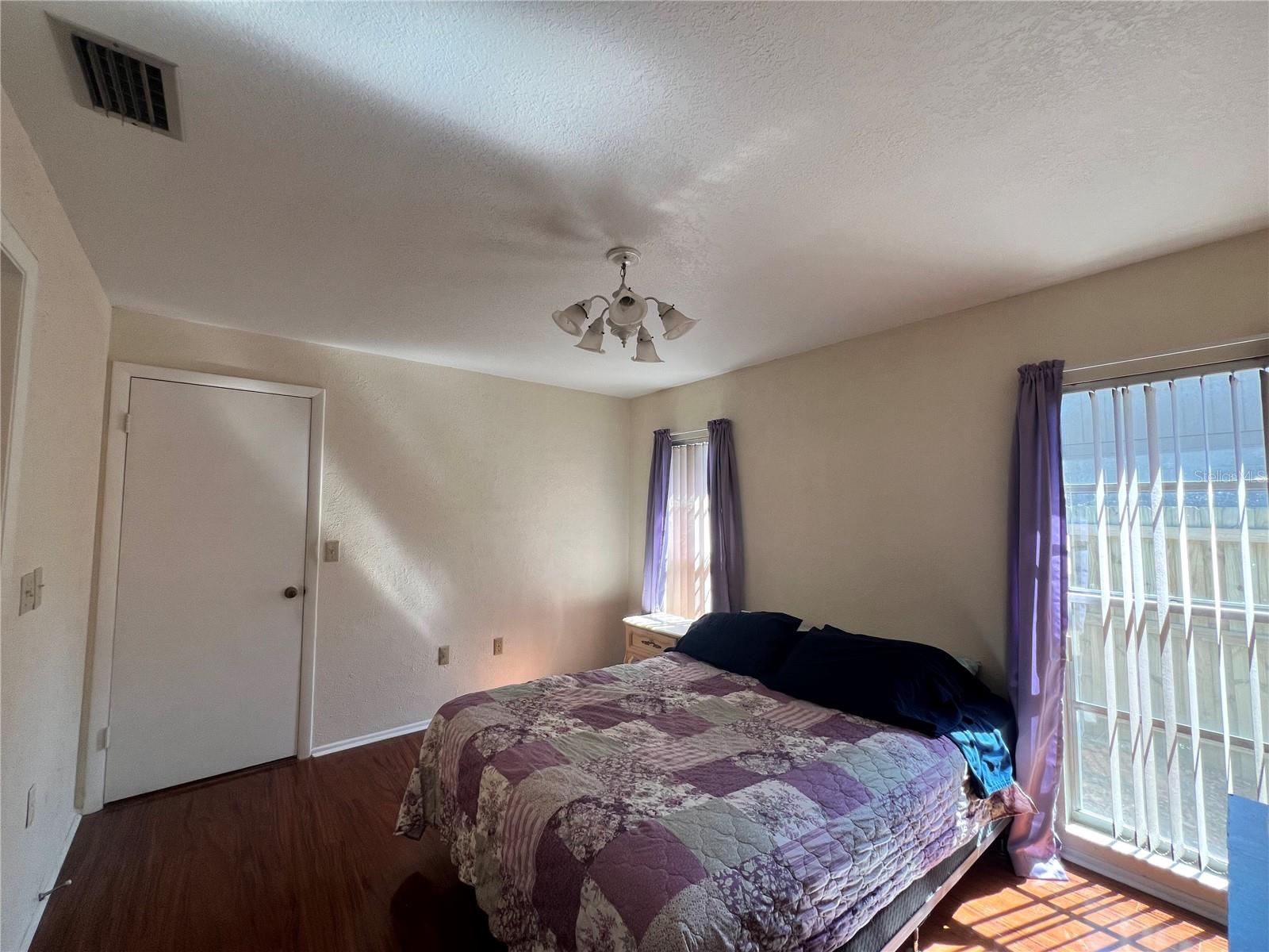 HIDDEN OAKS - Residential