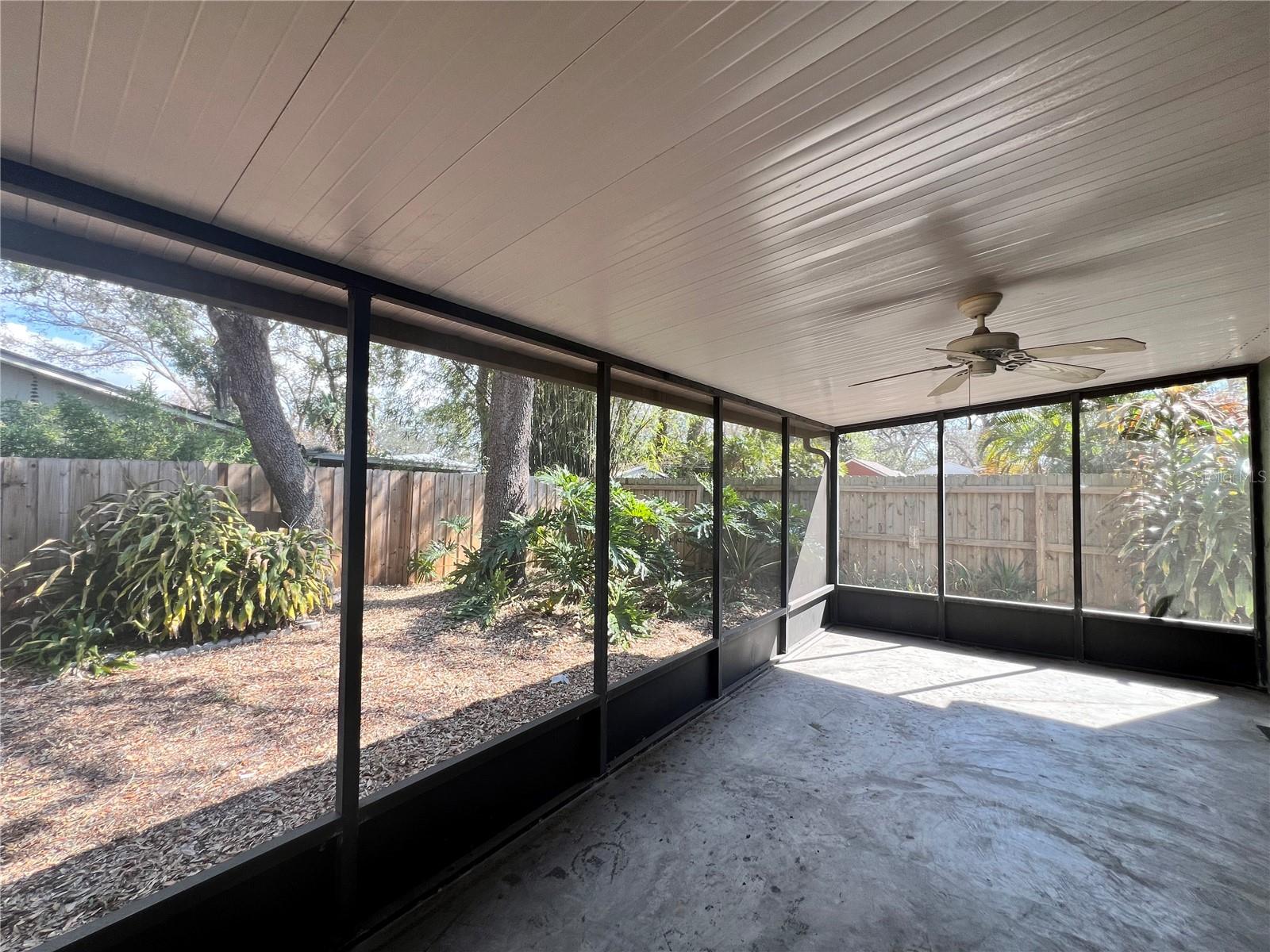 HIDDEN OAKS - Residential