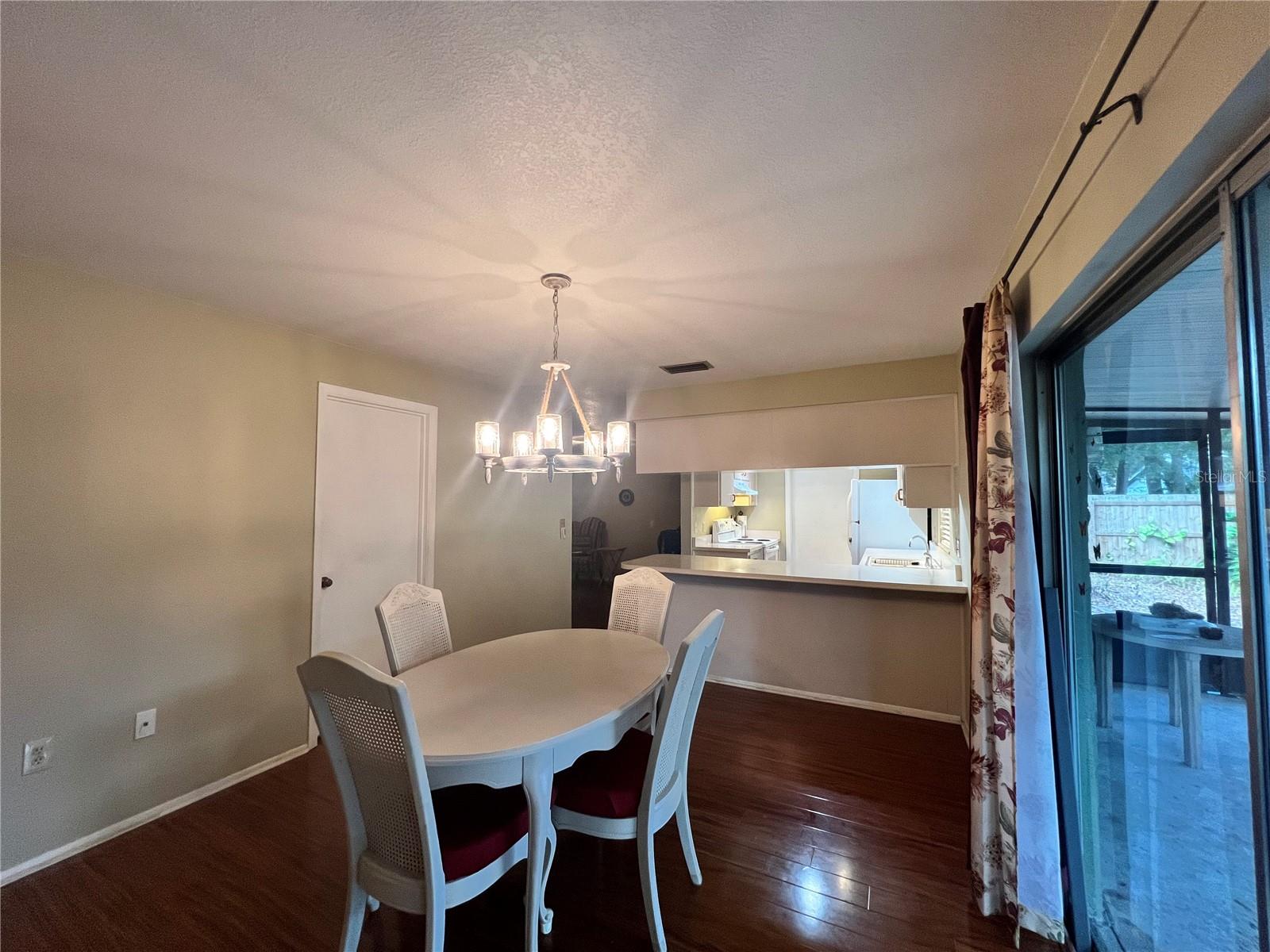 HIDDEN OAKS - Residential