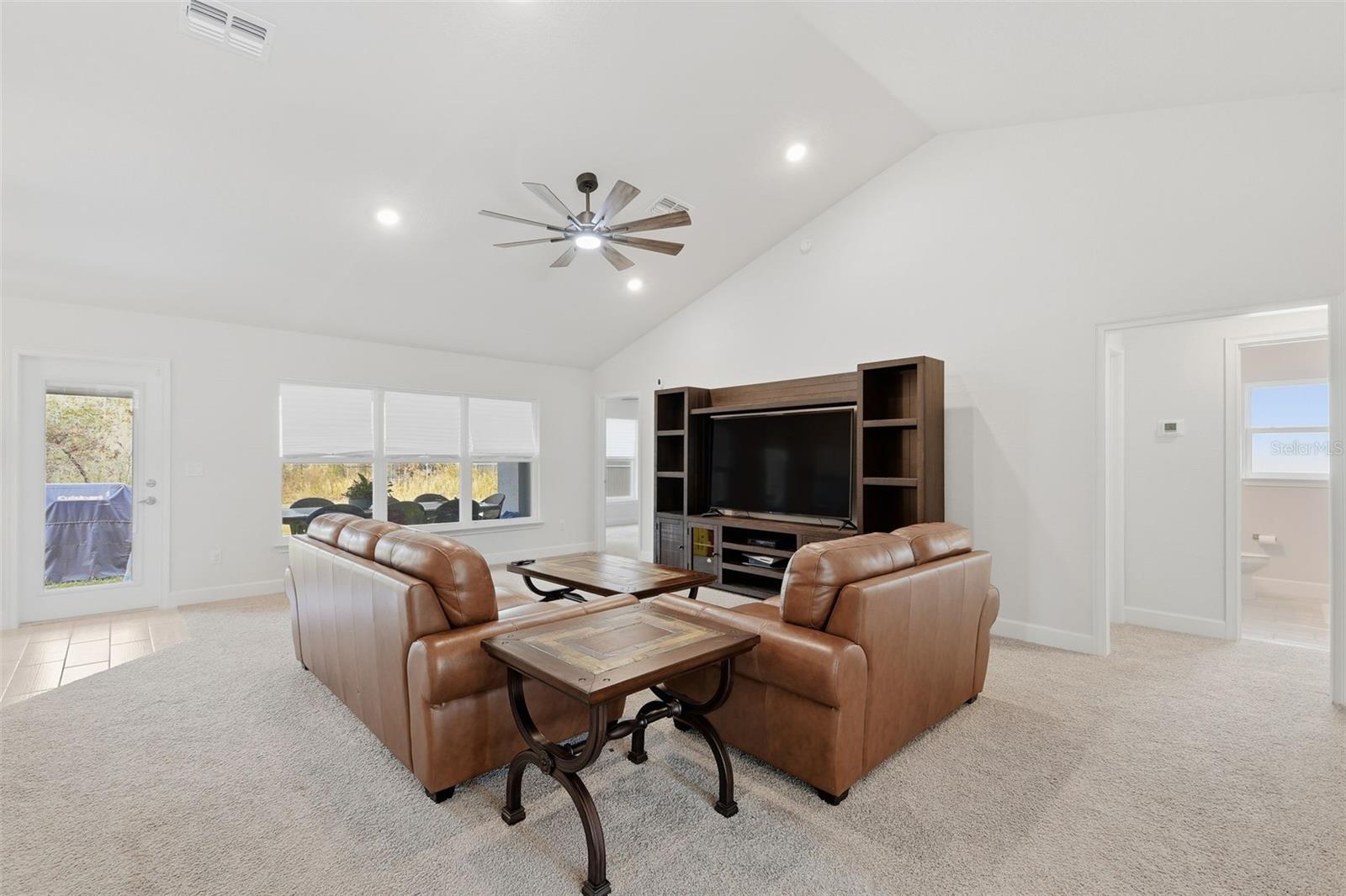 ROYAL HIGHLANDS - Residential