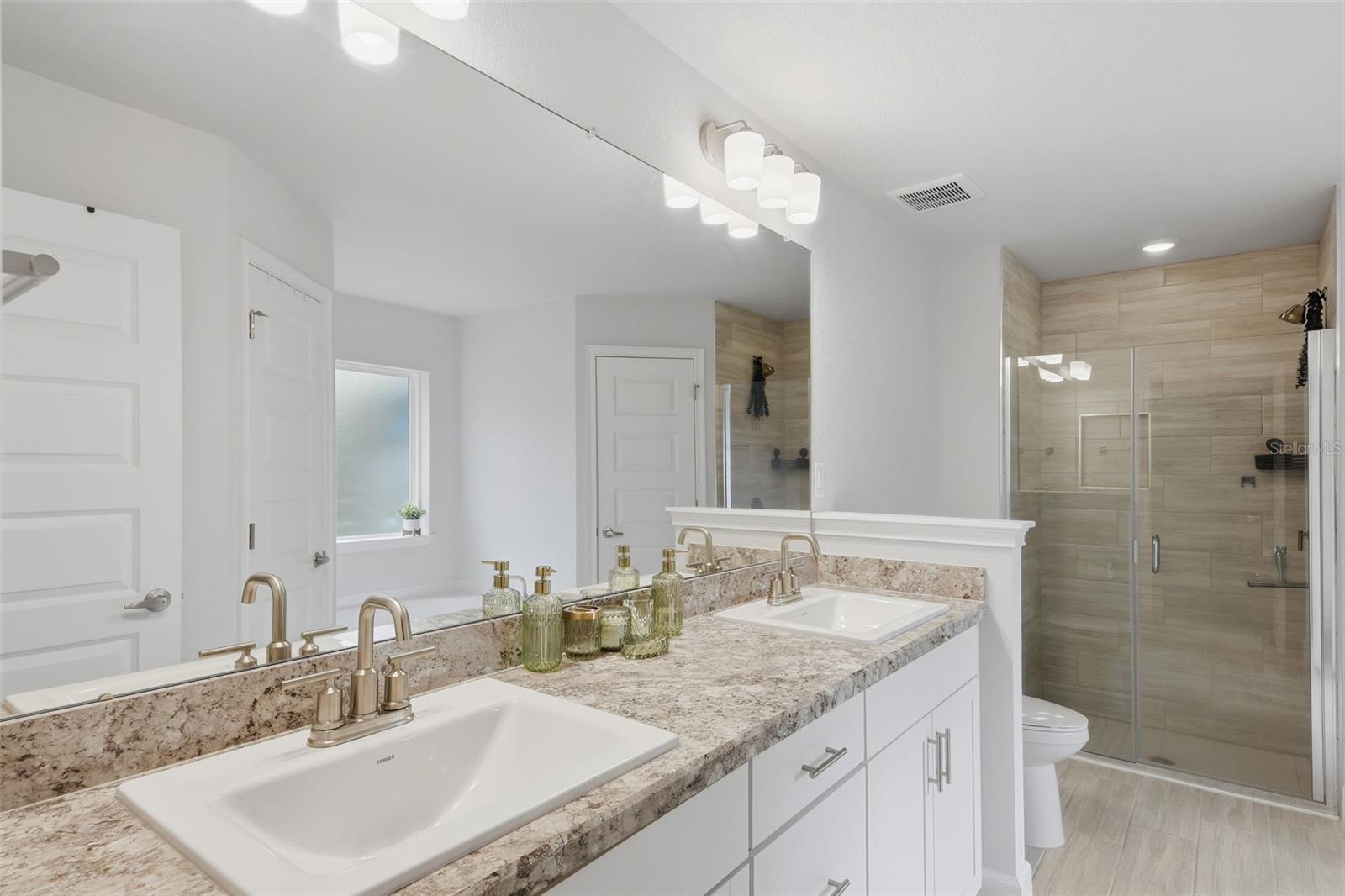 ROYAL HIGHLANDS - Residential