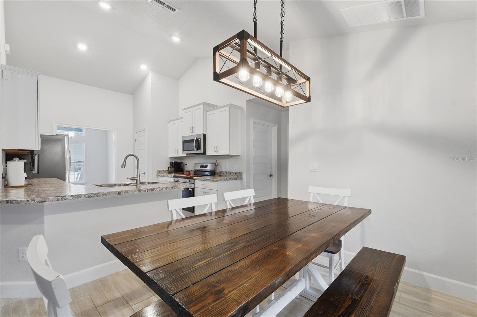 ROYAL HIGHLANDS - Residential