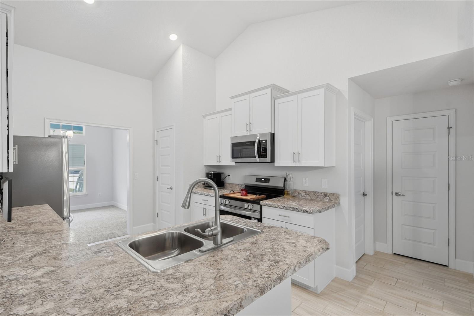 ROYAL HIGHLANDS - Residential