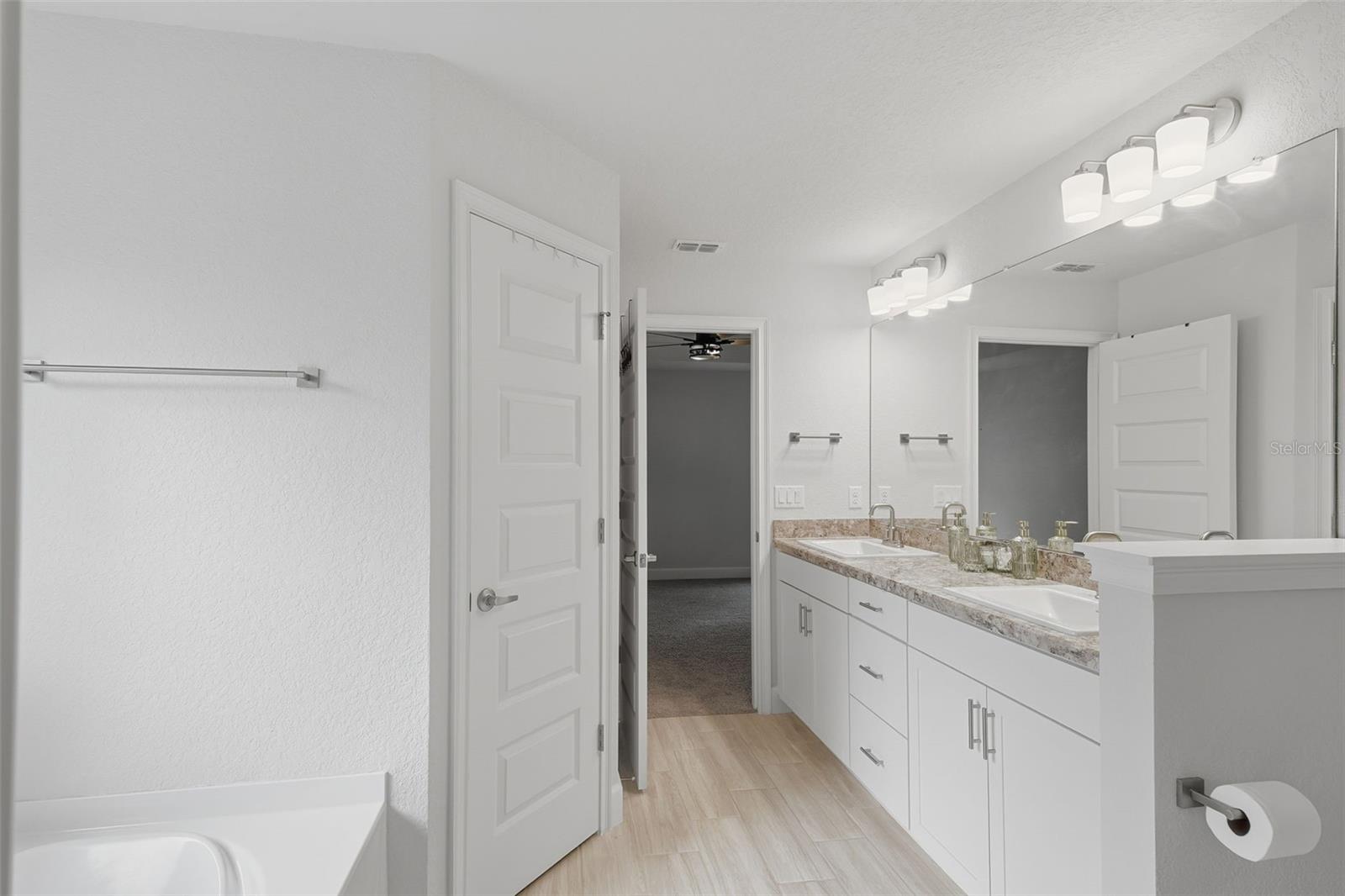 ROYAL HIGHLANDS - Residential