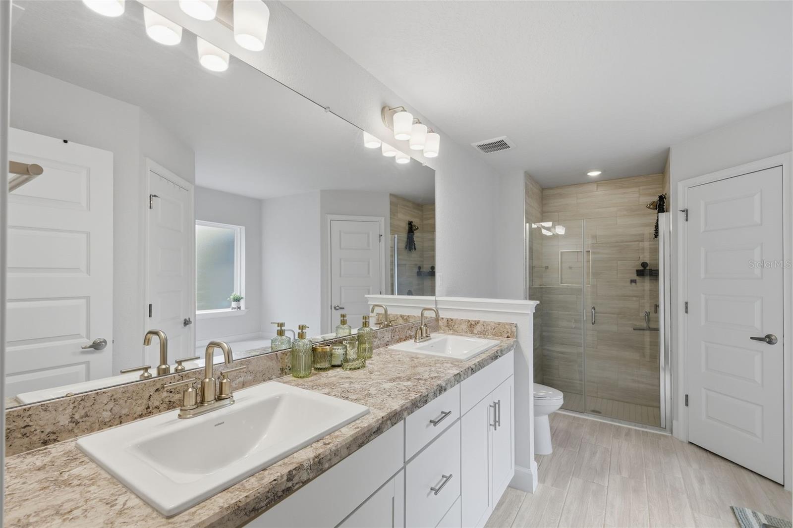 ROYAL HIGHLANDS - Residential