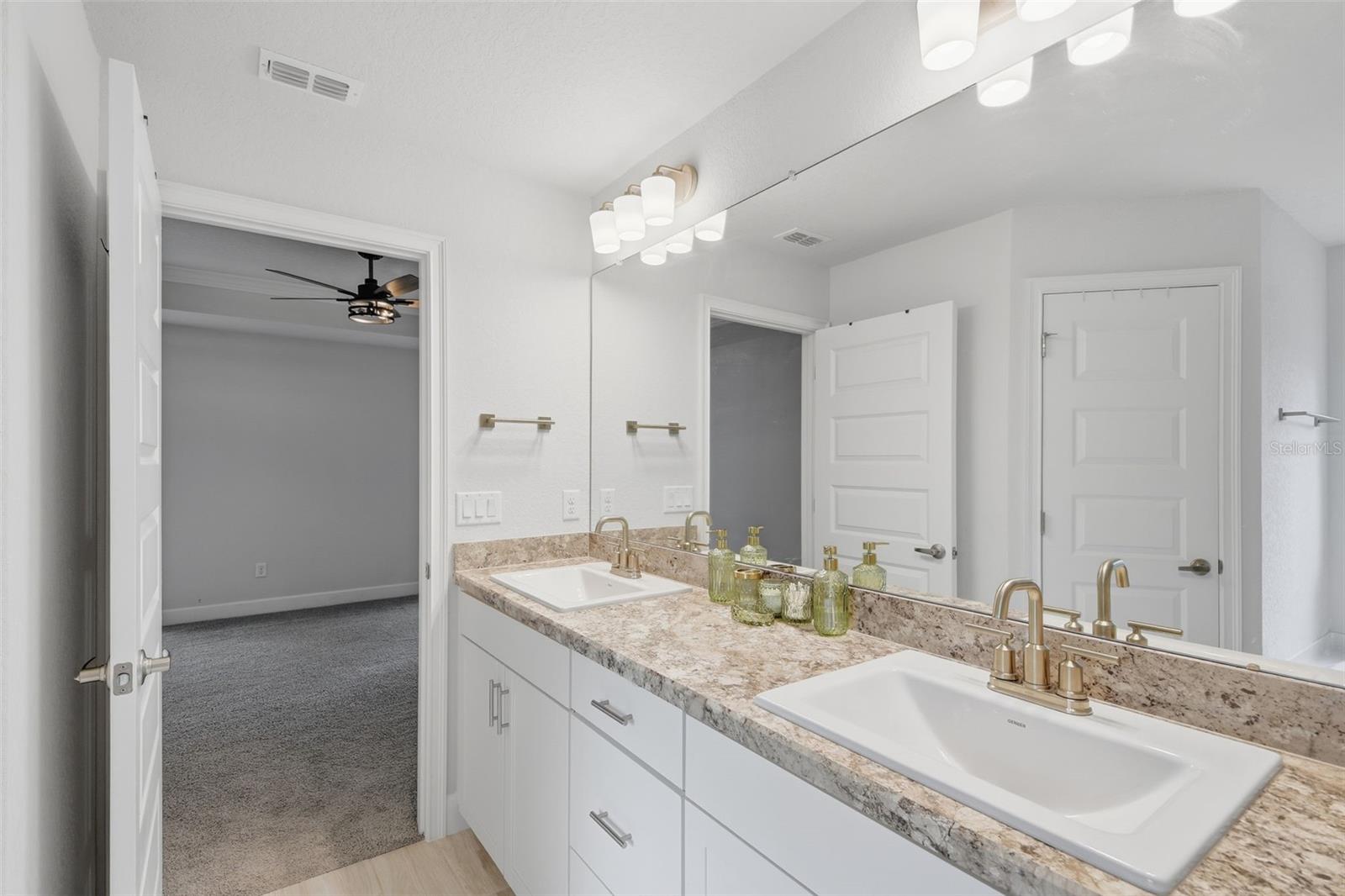 ROYAL HIGHLANDS - Residential