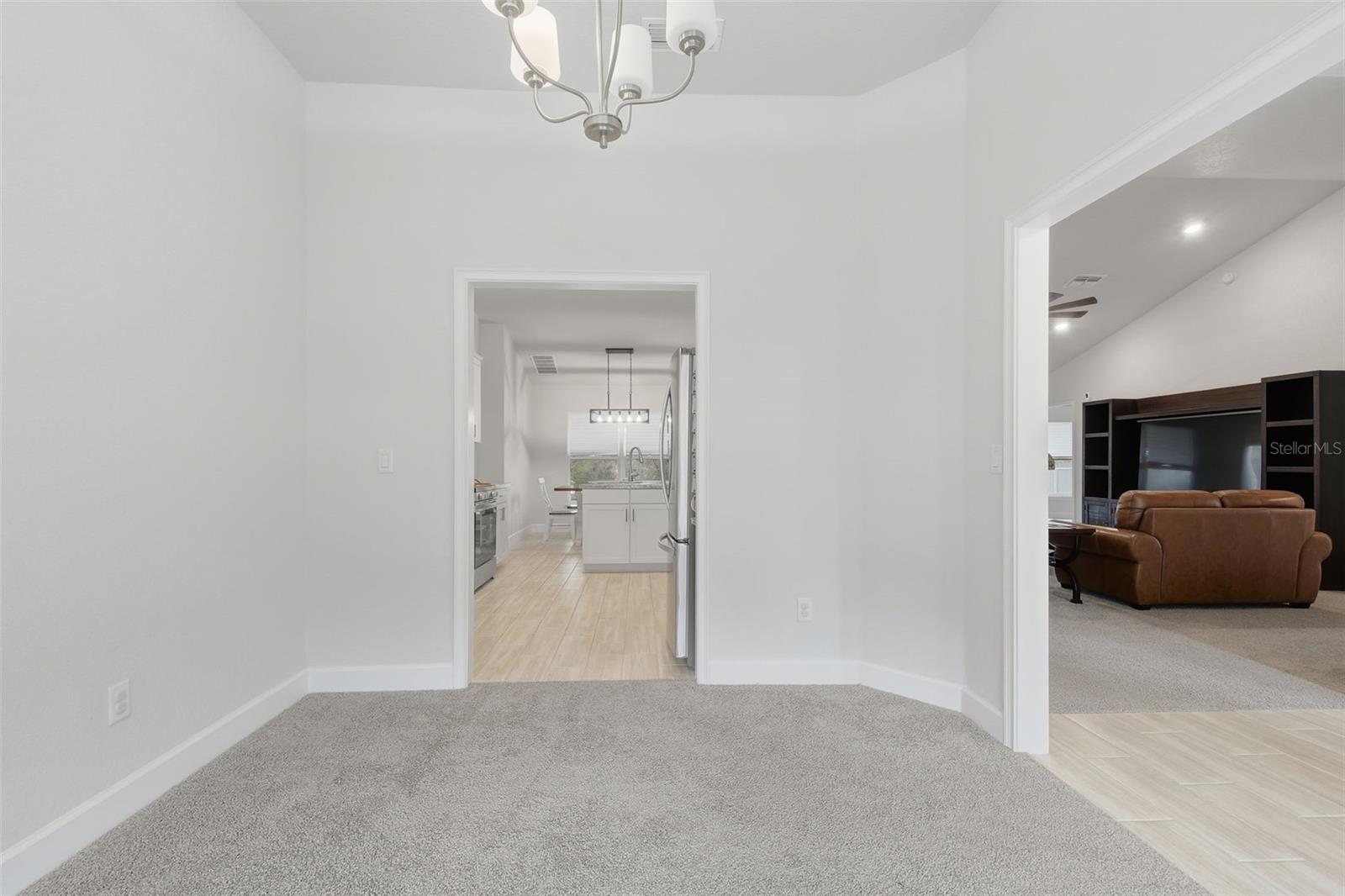 ROYAL HIGHLANDS - Residential