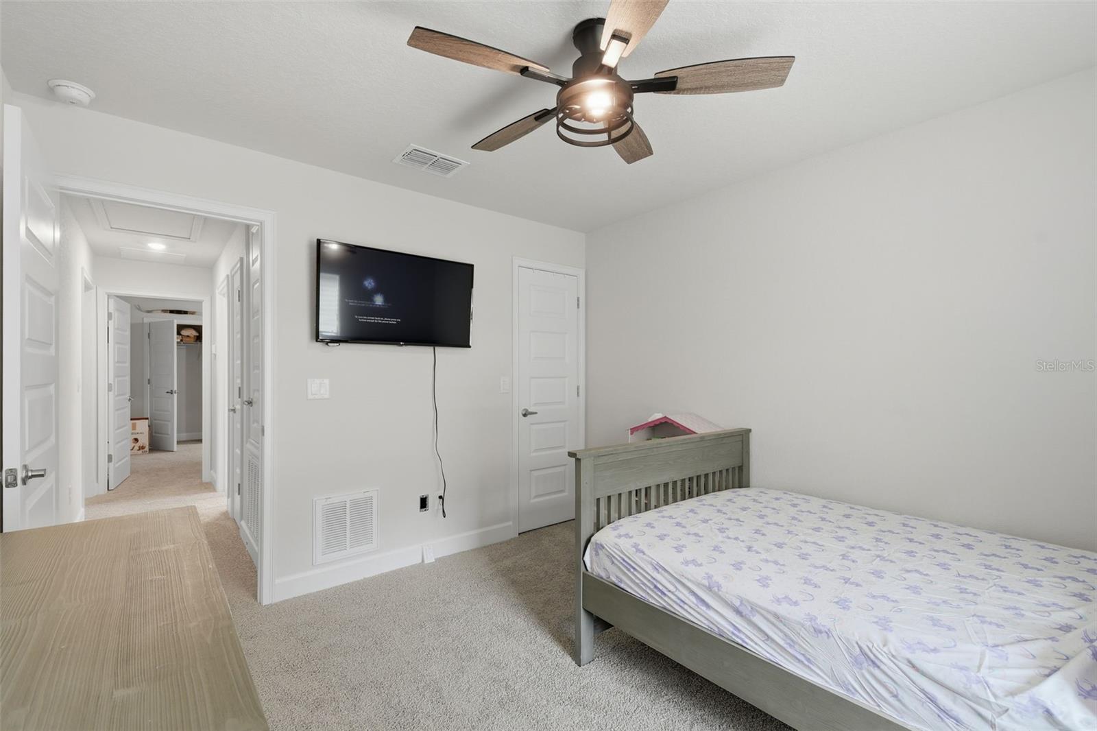 ROYAL HIGHLANDS - Residential