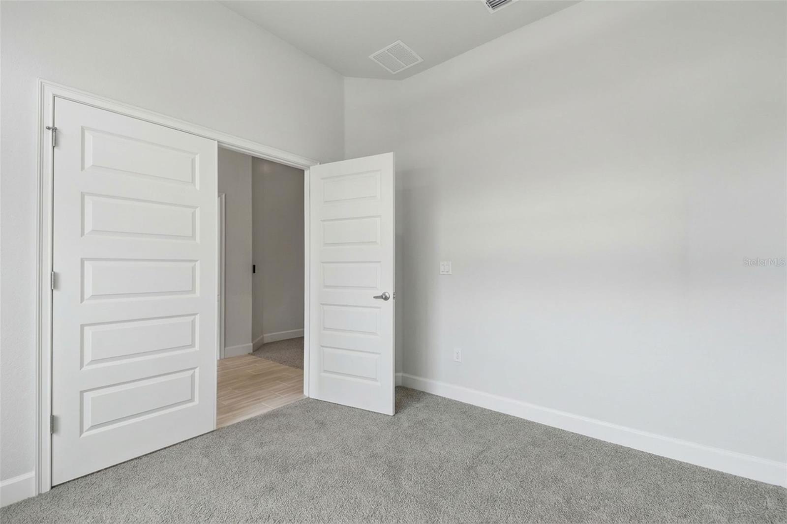 ROYAL HIGHLANDS - Residential