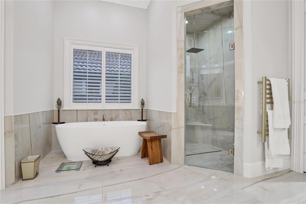 ALAQUA LAKES - Residential