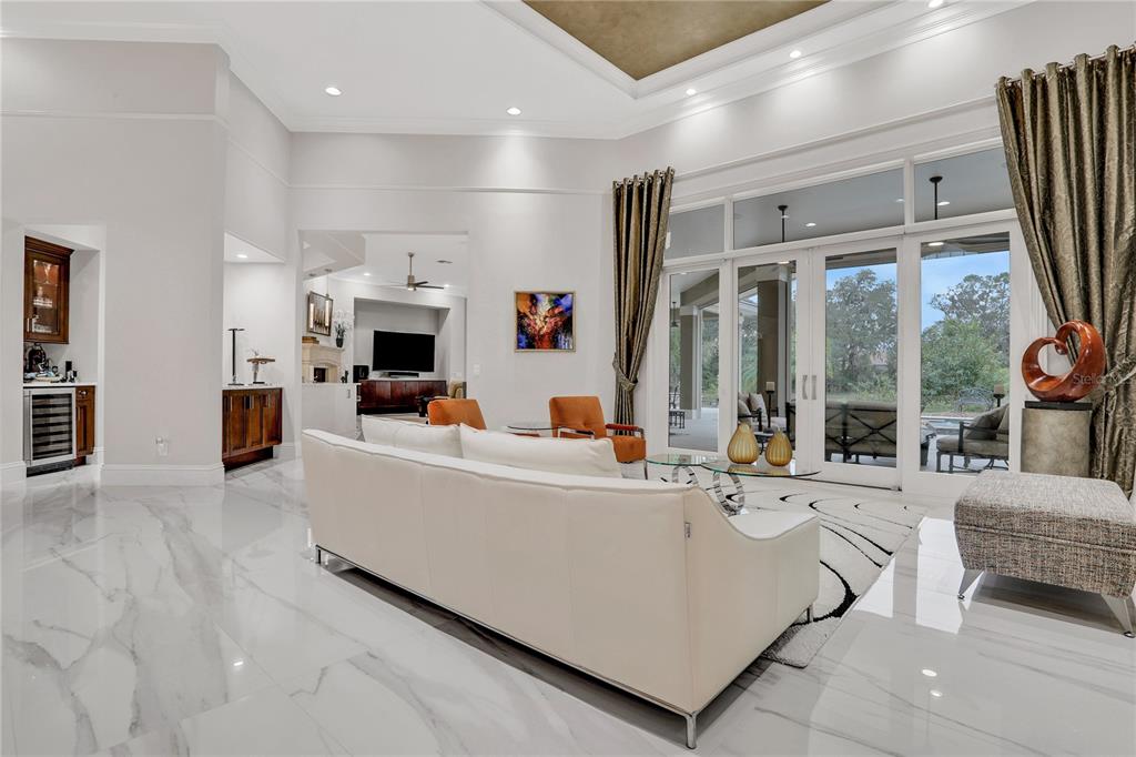 ALAQUA LAKES - Residential