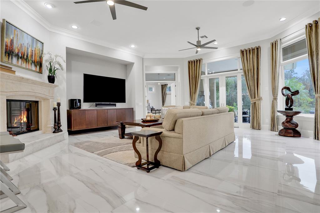 ALAQUA LAKES - Residential