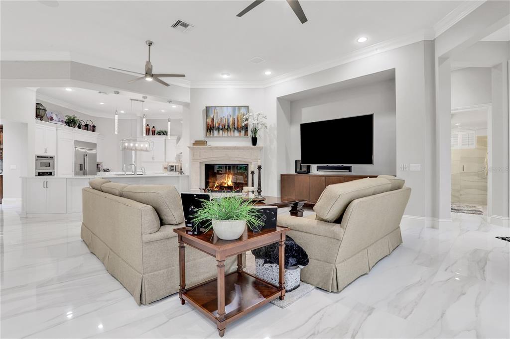 ALAQUA LAKES - Residential