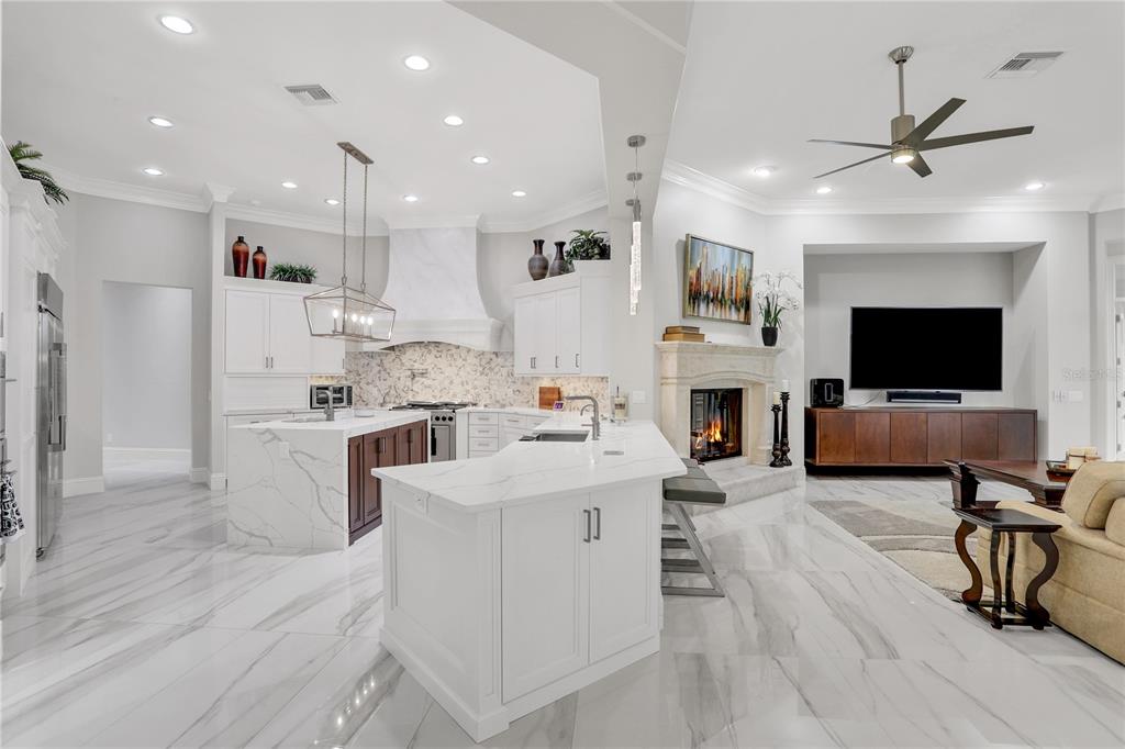 ALAQUA LAKES - Residential