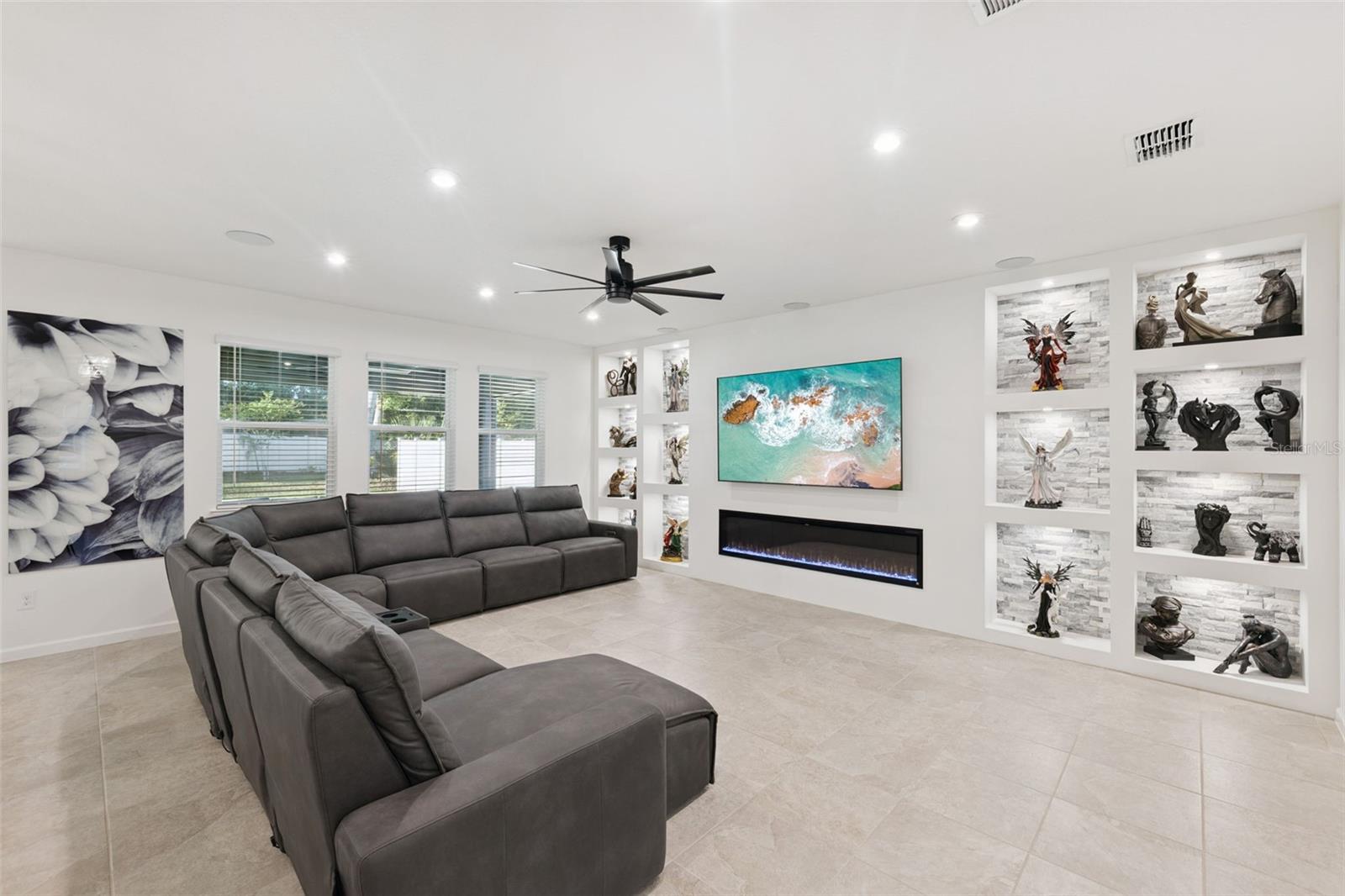 ADDISON LNDG - Residential