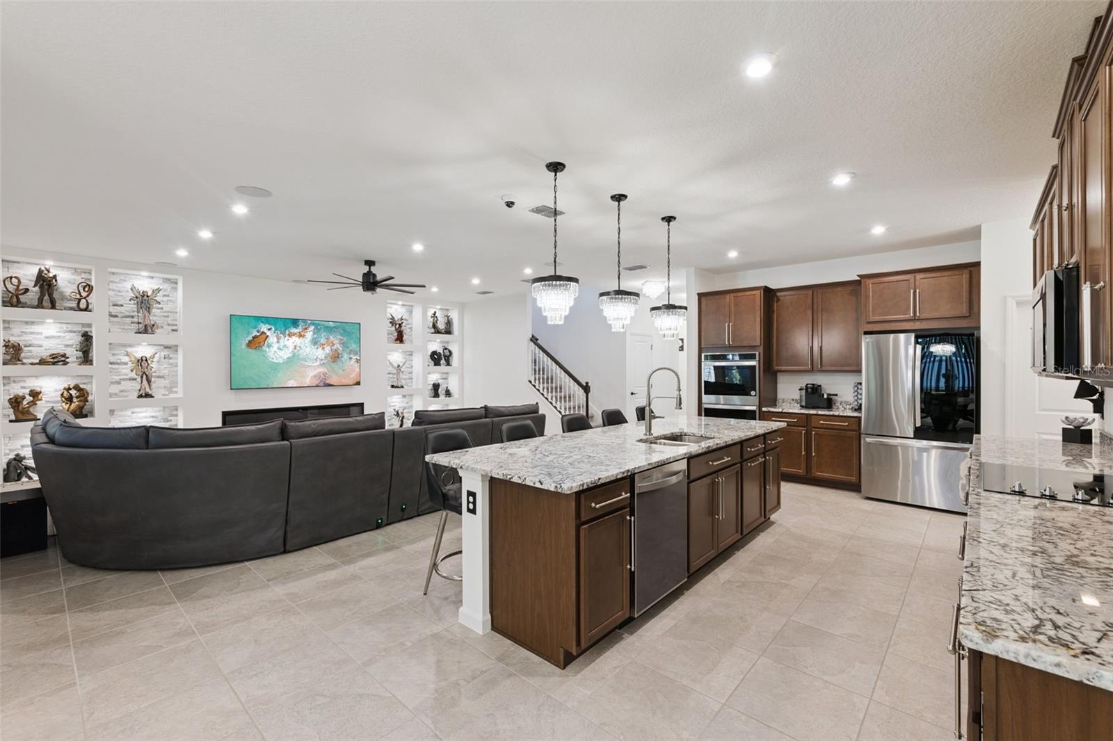 ADDISON LNDG - Residential