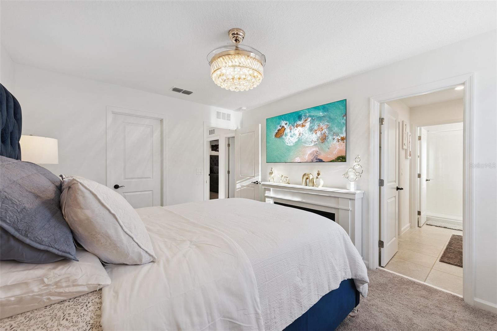 ADDISON LNDG - Residential