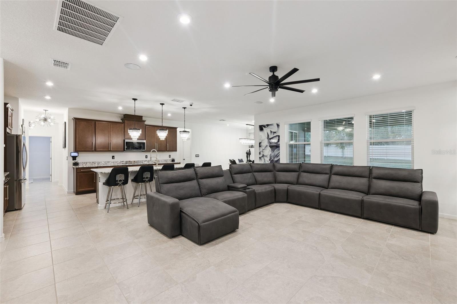 ADDISON LNDG - Residential