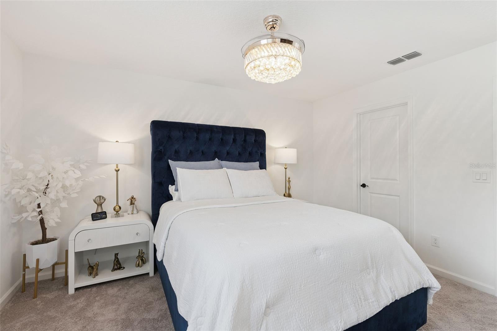 ADDISON LNDG - Residential