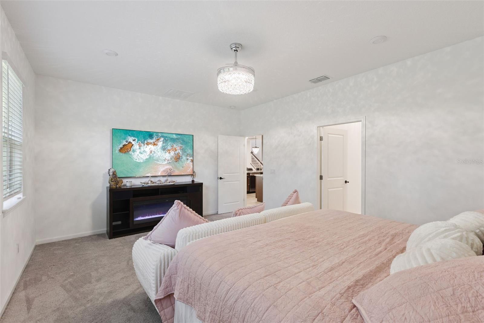 ADDISON LNDG - Residential