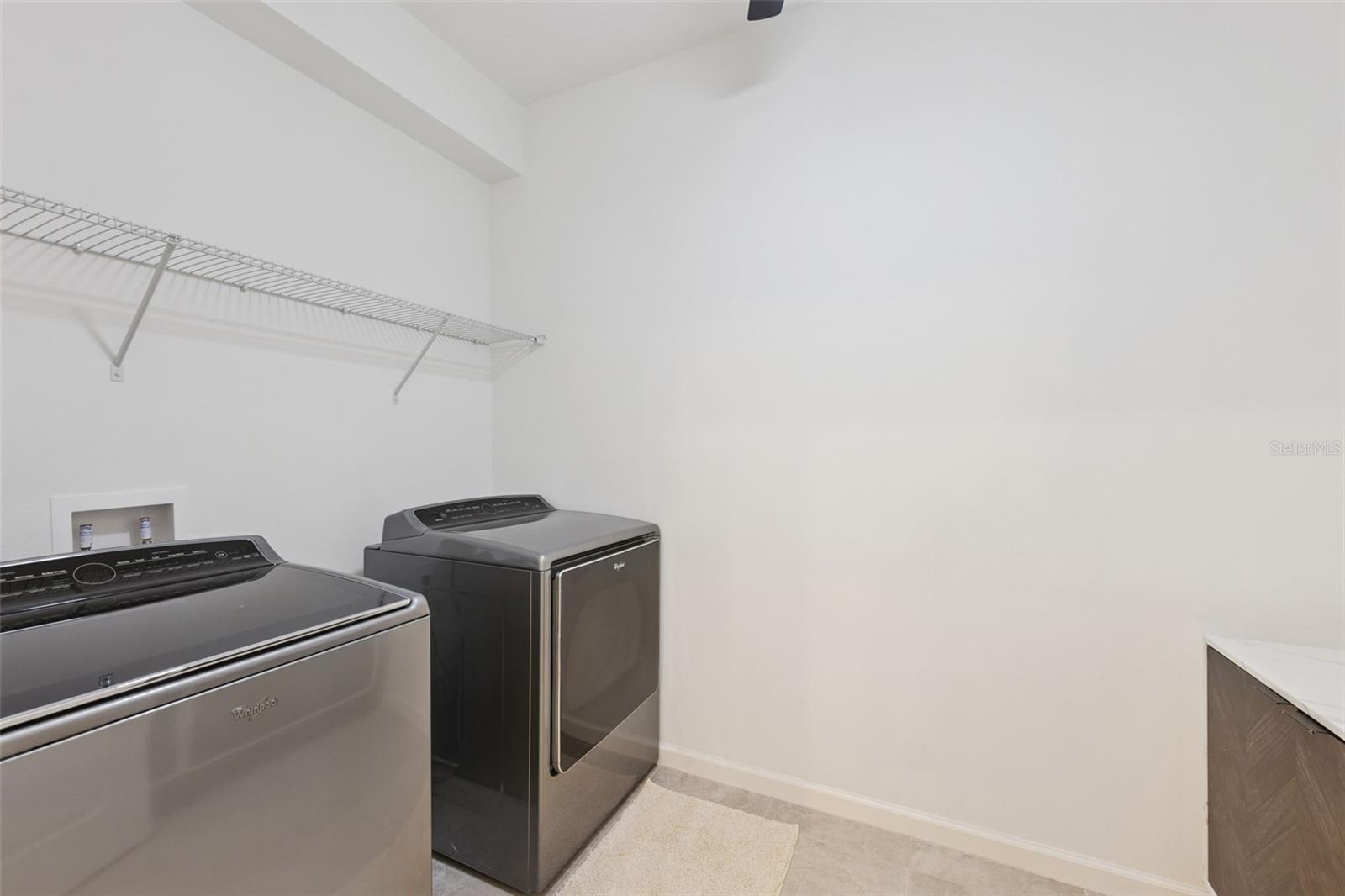 ADDISON LNDG - Residential