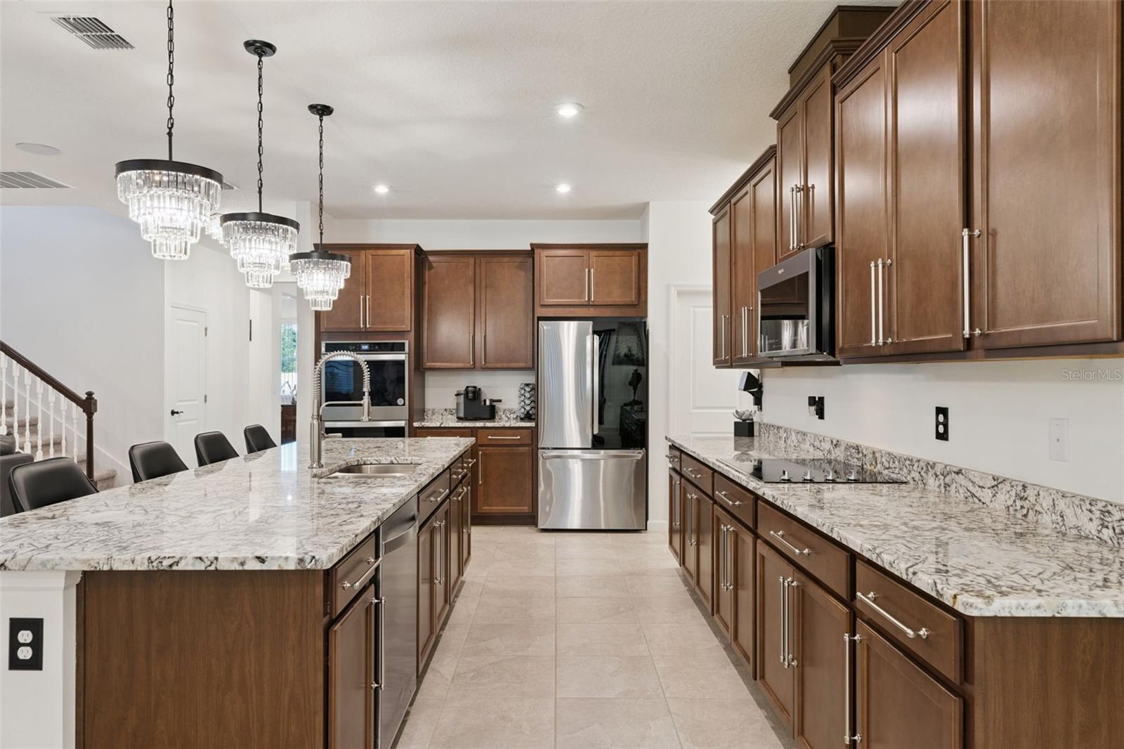 ADDISON LNDG - Residential